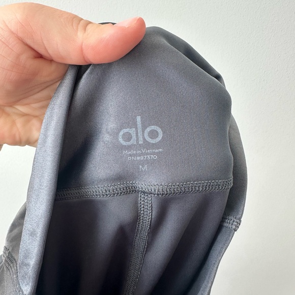 ALO Yoga High-Waist Airlift Leggings - Picture 3 of 10
